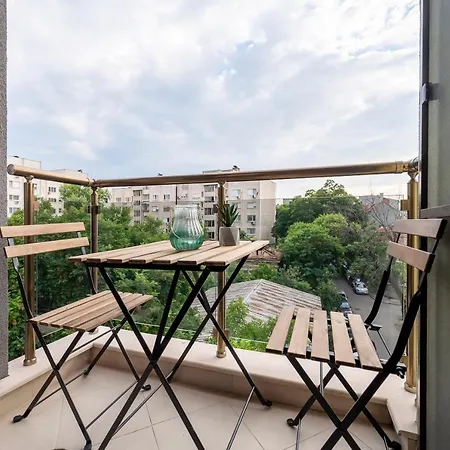 Three Lilies 公寓 *