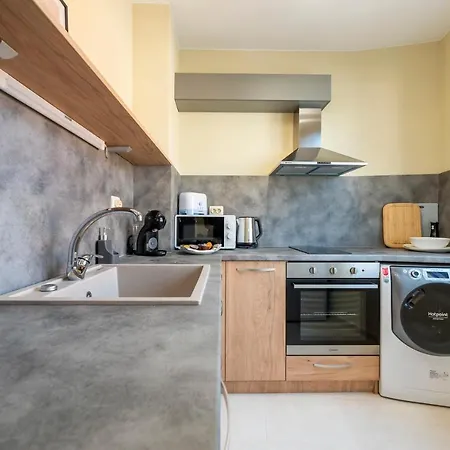 Three Lilies Appartement *