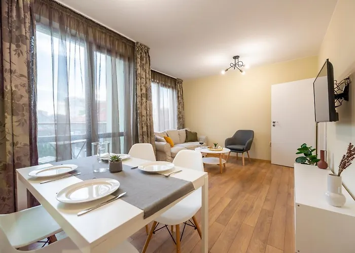 Апартаменти Three Lilies Пловдив