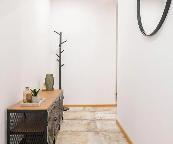 Three Lilies Апартаменти *