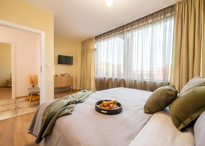 Апартаменти Three Lilies Пловдив