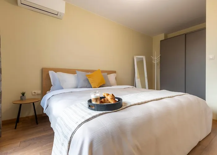 Апартаменти Three Lilies Пловдив