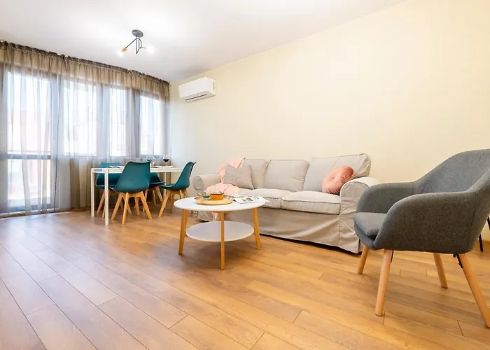 Three Lilies 公寓 *