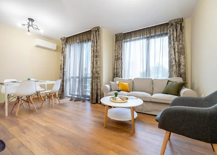 Апартаменти Three Lilies