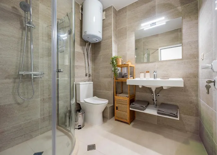 Three Lilies 公寓 *