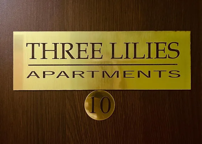 Апартаменти Three Lilies *